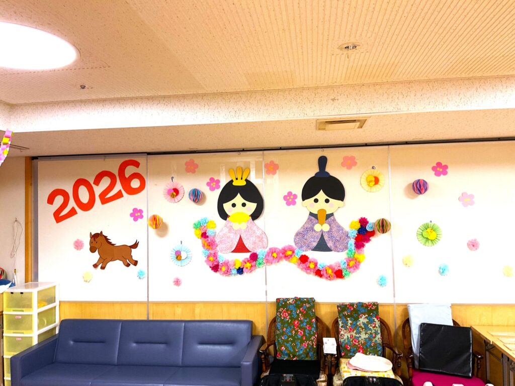 R8年「デイサービス壁画 お雛様仕様に変更」